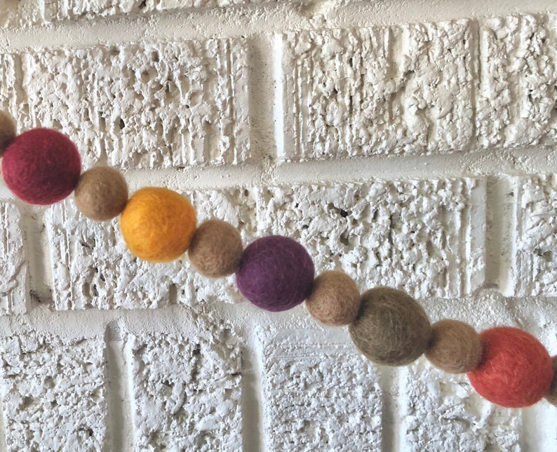 Fall Felt Ball Garland – Brown & Multicolored Wool Fireplace Mantel Decoration