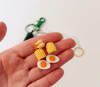 Handmade Felted Green Onion Keychain with Mini Grocery Tray Charm, Green Keyring, Wool, One Size