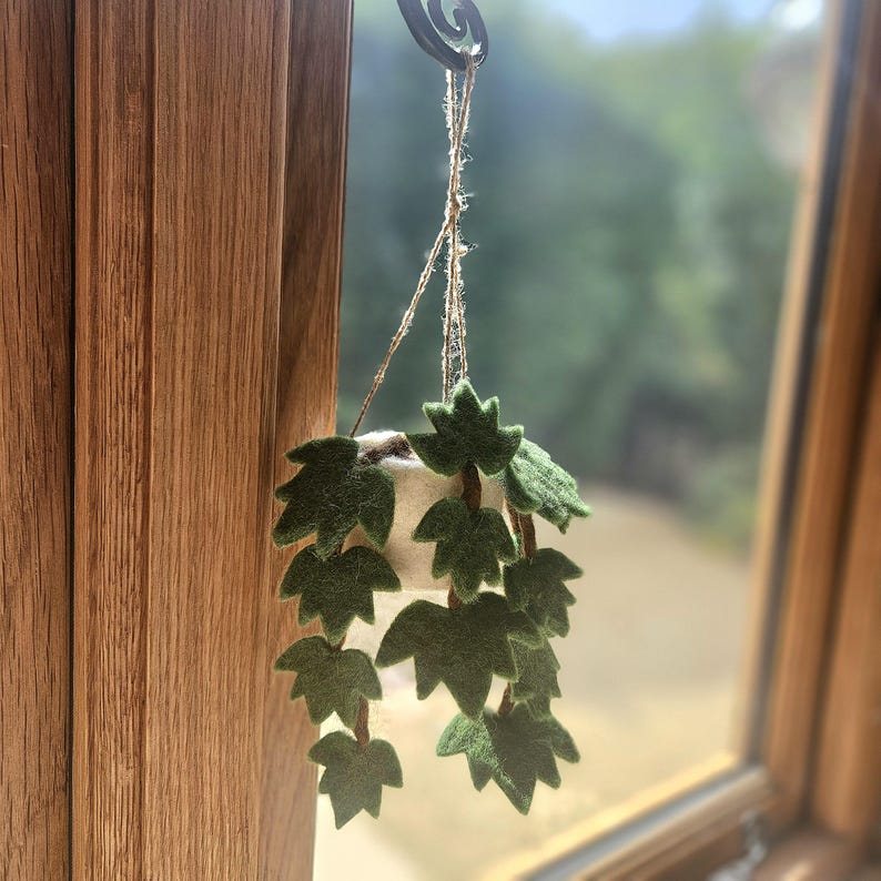 Handmade Felt English Ivy Hanging House Plant Decoration, Green, 18 x 7 cm