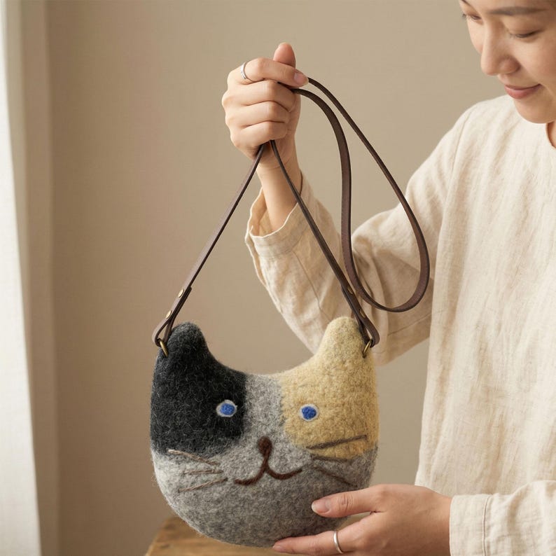 Handmade Wool Felt Cat Shoulder Bag, Dark Grey Needle Felted Kitty Purse, 20 x 20 cm