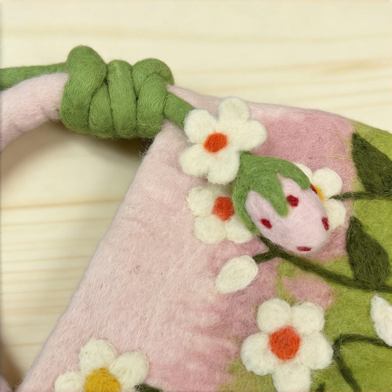 Wool Felt Daisy Flower Top Handle Bag, Pink Green, 28cm x 19cm