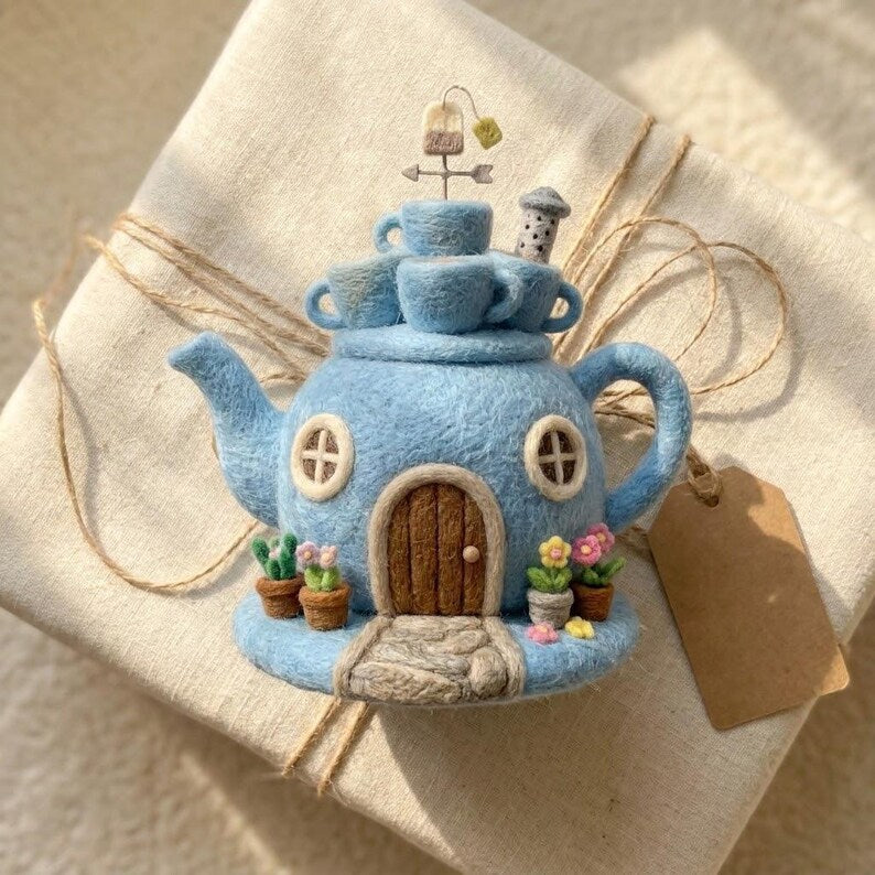Handmade Needle Felted Mini Teapot House | 6–8cm Wool Fairy Teapot Home Decor