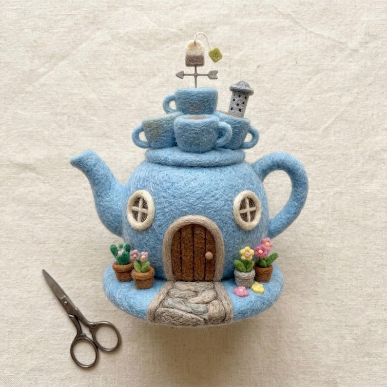 Handmade Needle Felted Mini Teapot House | 6–8cm Wool Fairy Teapot Home Decor