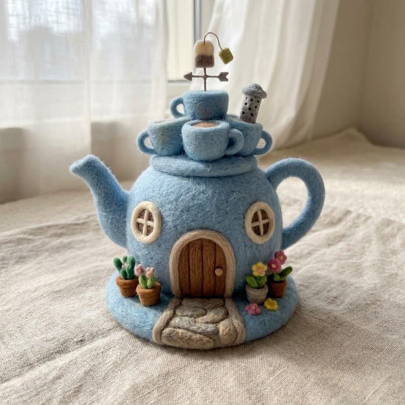 Handmade Needle Felted Mini Teapot House | 6–8cm Wool Fairy Teapot Home Decor