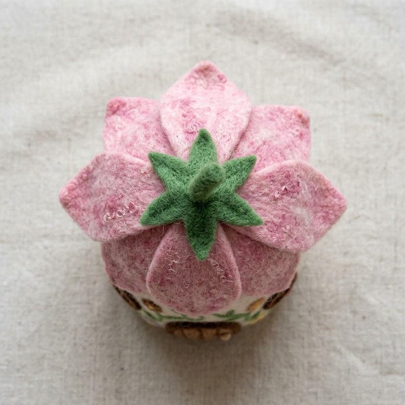 Needle Felted Flower House Decor, Miniature Wool Cottage Sculpture, Multicolor Handmade Fairy Garden Ornament, 2.5–3 Inch