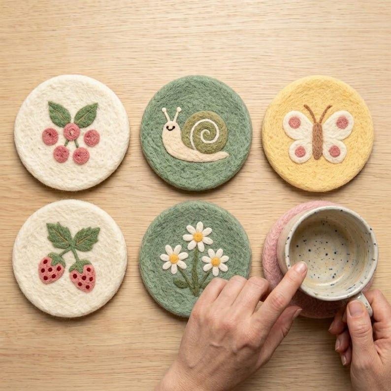 Needle Felted Wool Coaster 10 cm – Mushroom Floral Mug Rug for Mugs and Cups