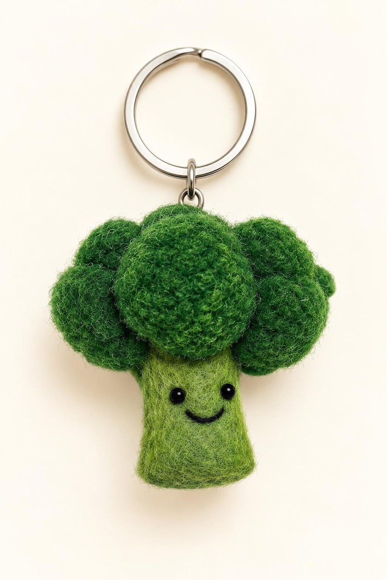 Handmade Wool Felt Broccoli Keychain with Smiling Face – Bag Charm & Backpack Accessory